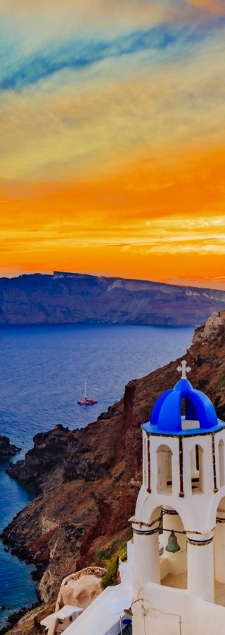 Explore Santorini with the quality cars of allargo